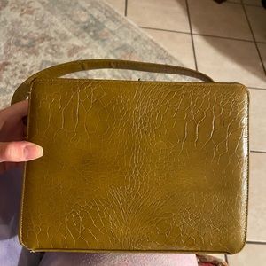 Vintage Great Condition Dobbies Light Brown Leather Bag